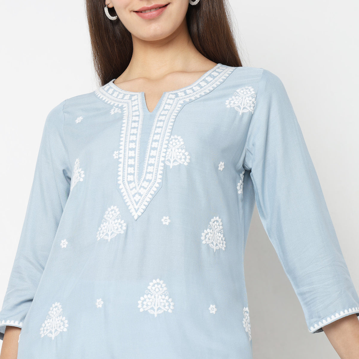 Straight Fit Embroidered Kurta