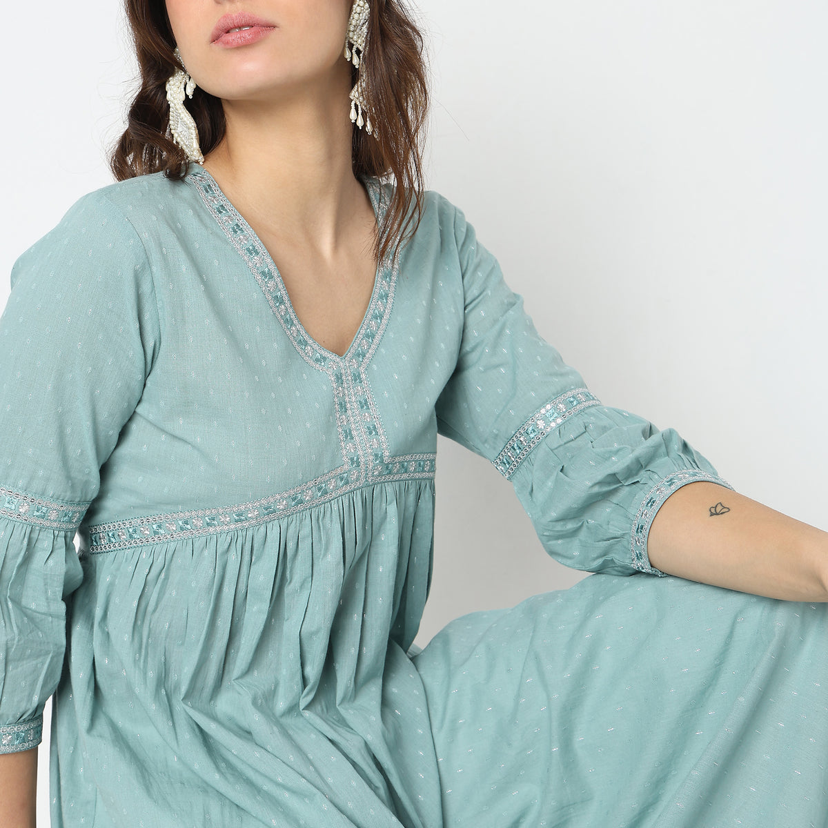 Straight Fit Embroidered Kurta