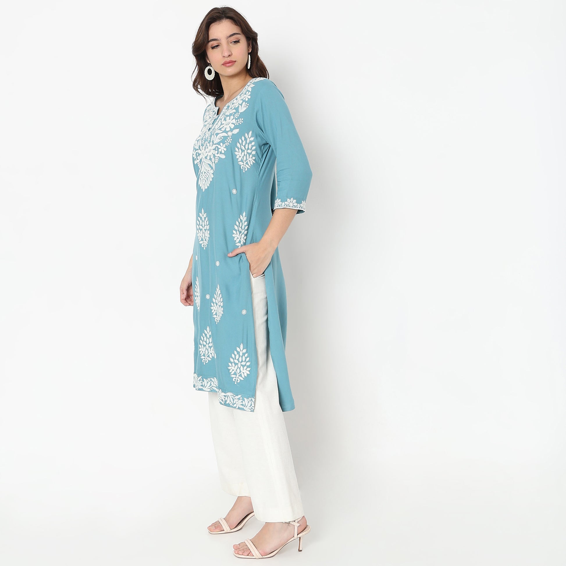 Straight Fit Embroidered Kurta