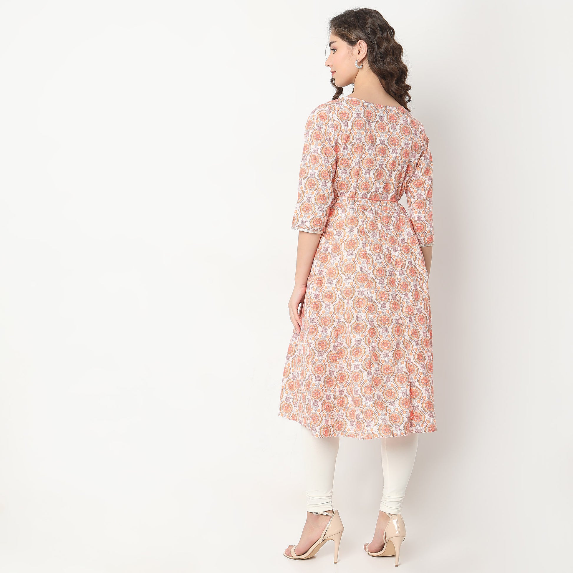 Straight Fit Embellished Kurta