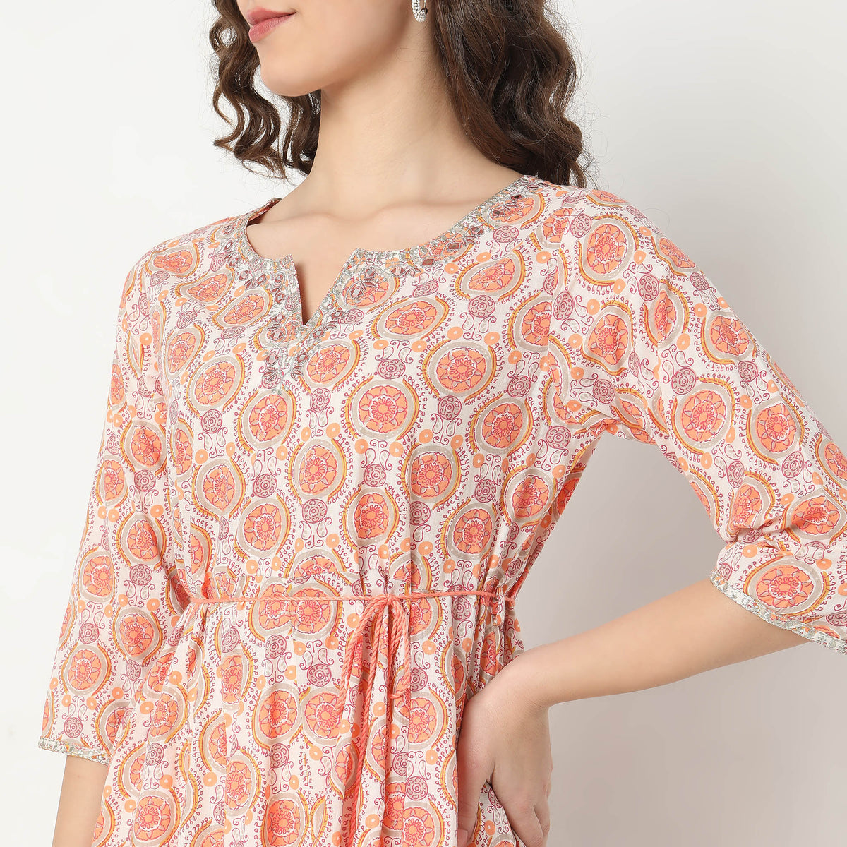Straight Fit Embellished Kurta
