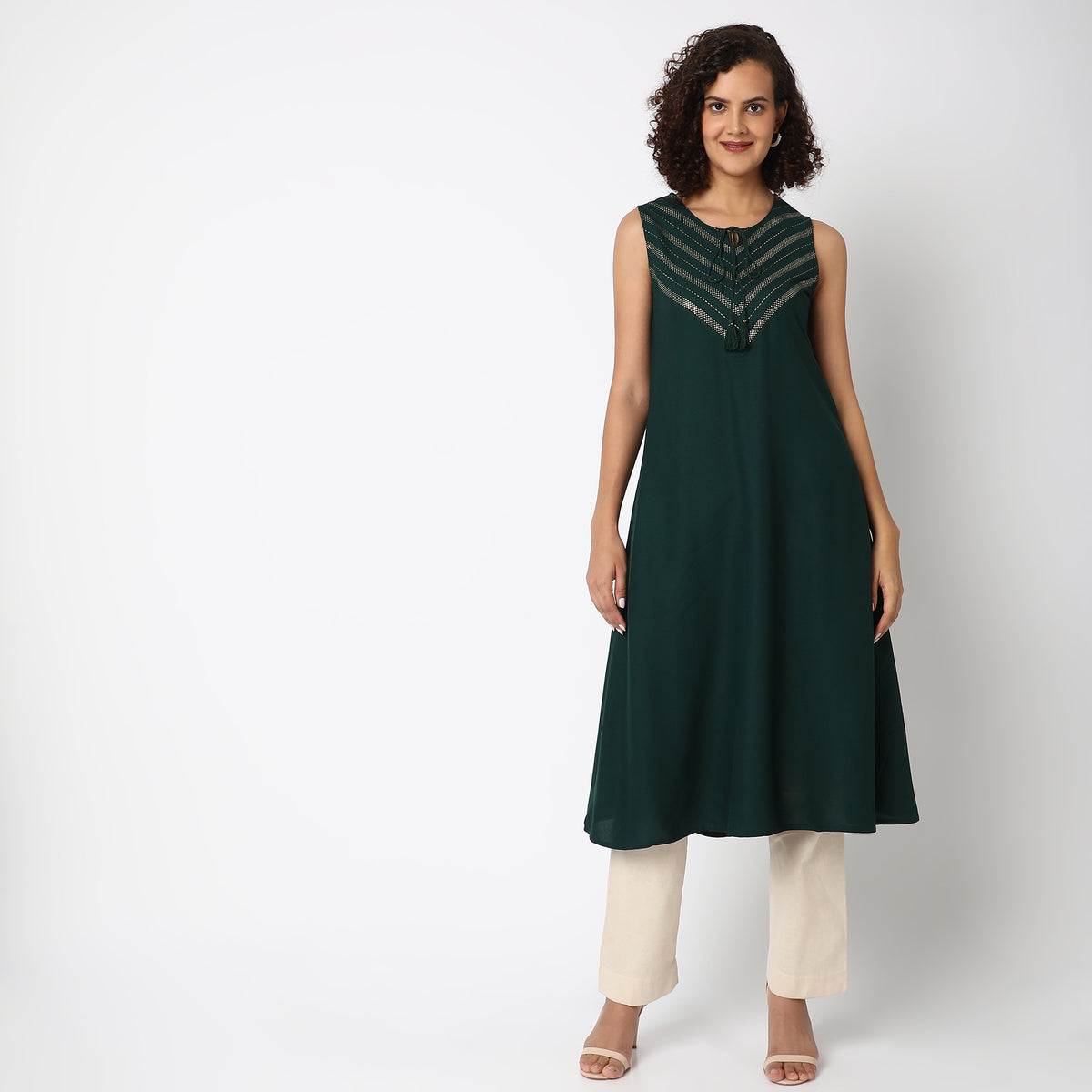 Straight Fit Embellished Kurta