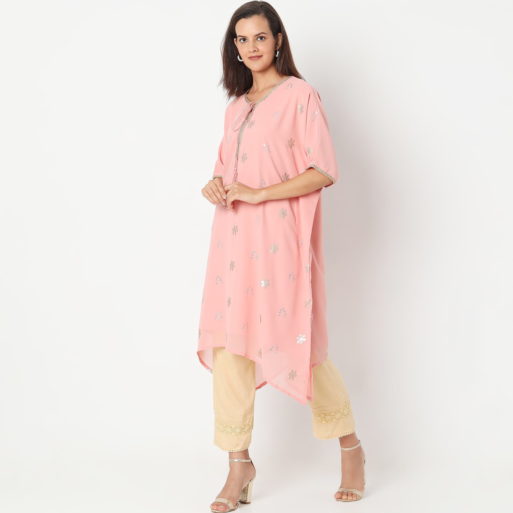 Boxy Fit Embellished Kurta