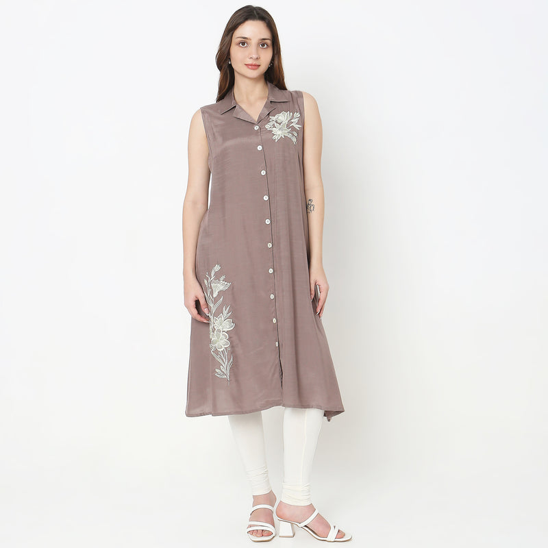 Regular Fit Embroidered Kurta