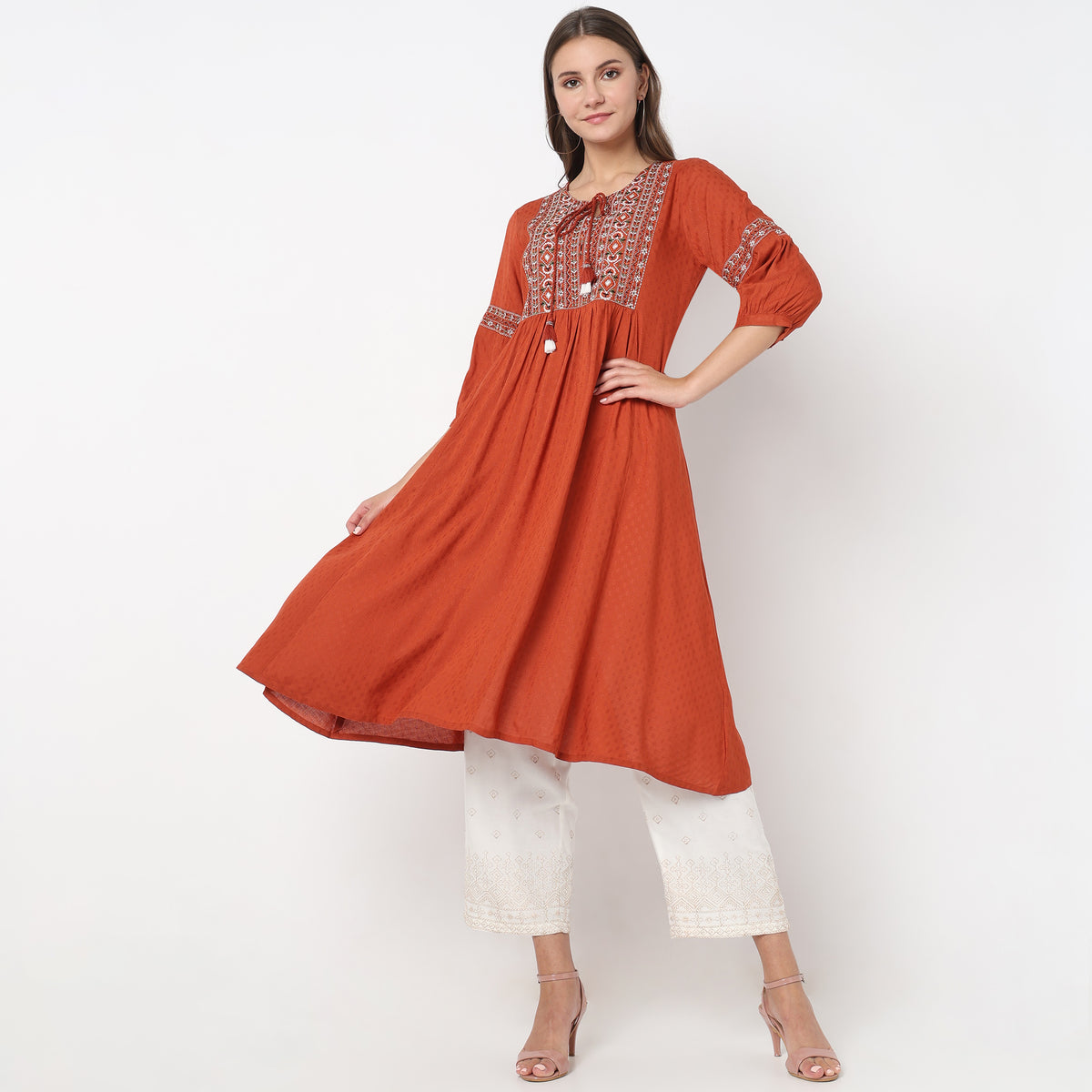 Regular Fit Embellished Kurta