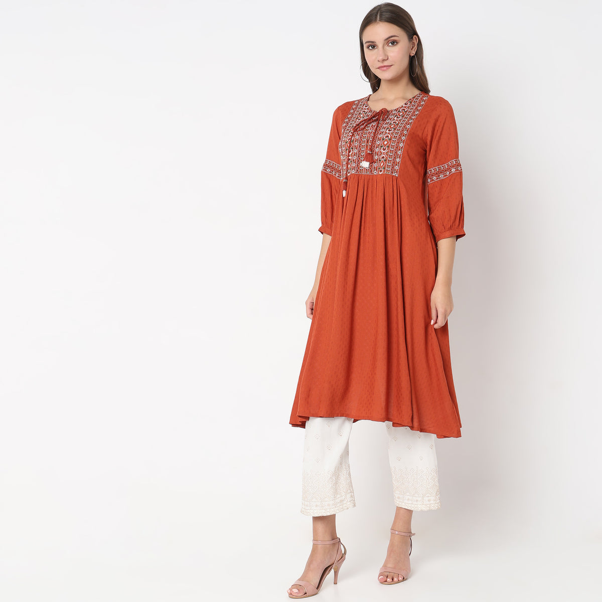 Regular Fit Embellished Kurta