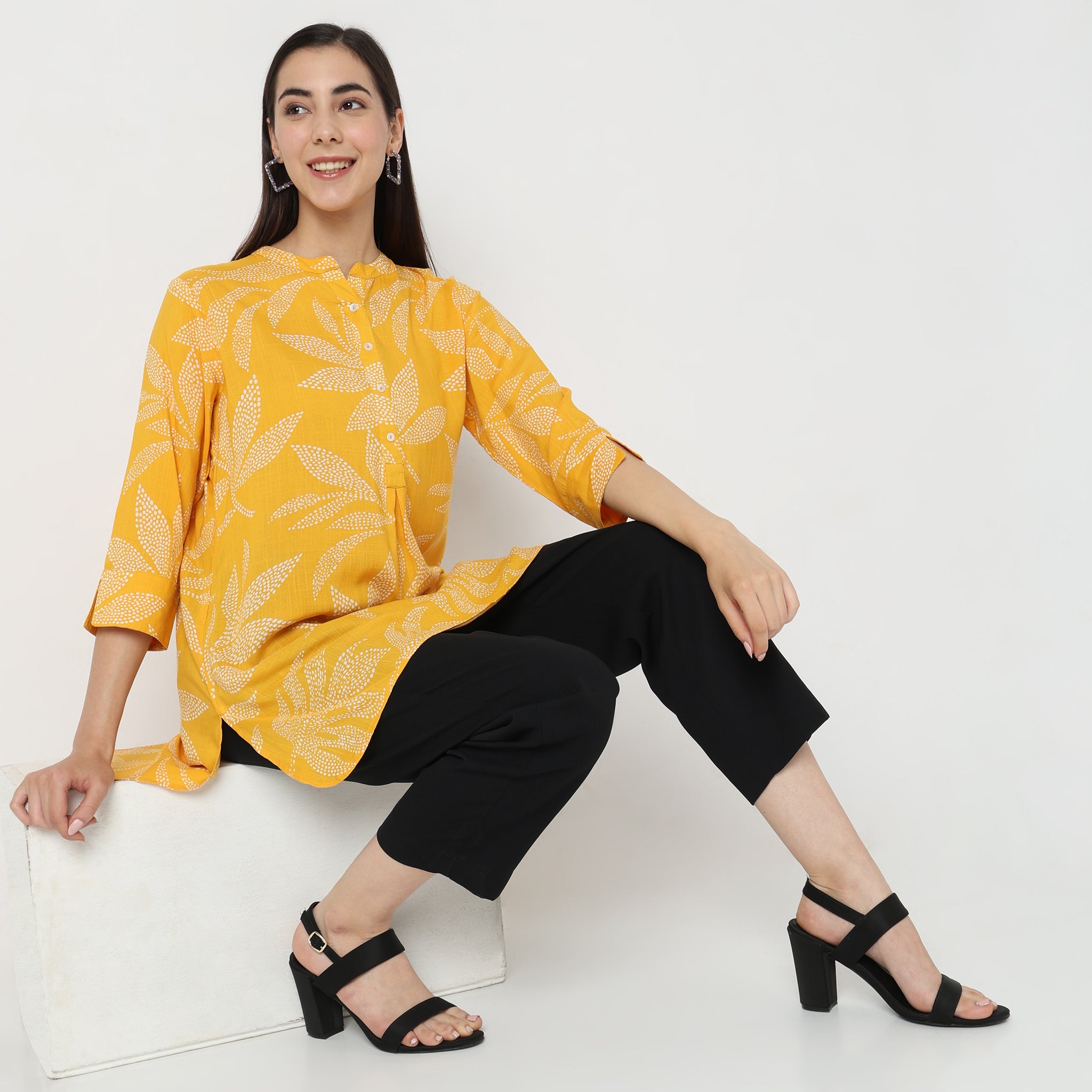 Cotton Chikankari Embroidery Kurta And Leggings Set In Yellow Colour -  GK4351911