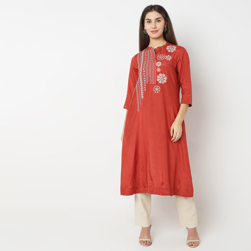 Straight Fit Embroidered Kurta