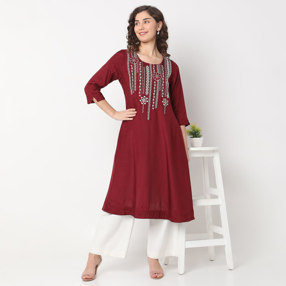 Straight Fit Embroidered Kurta