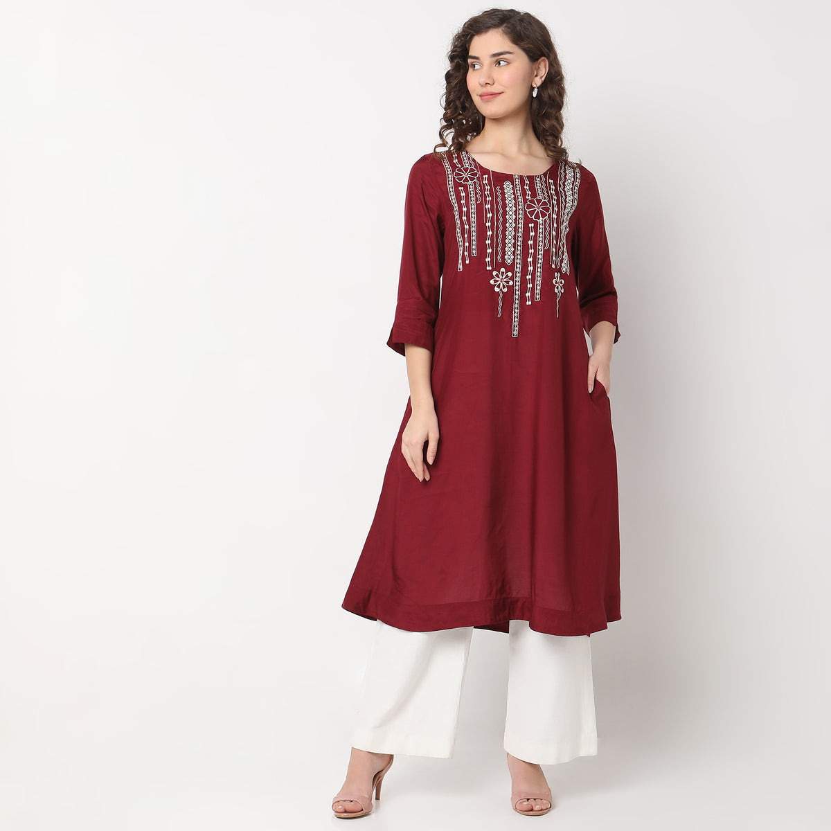 Straight Fit Embroidered Kurta