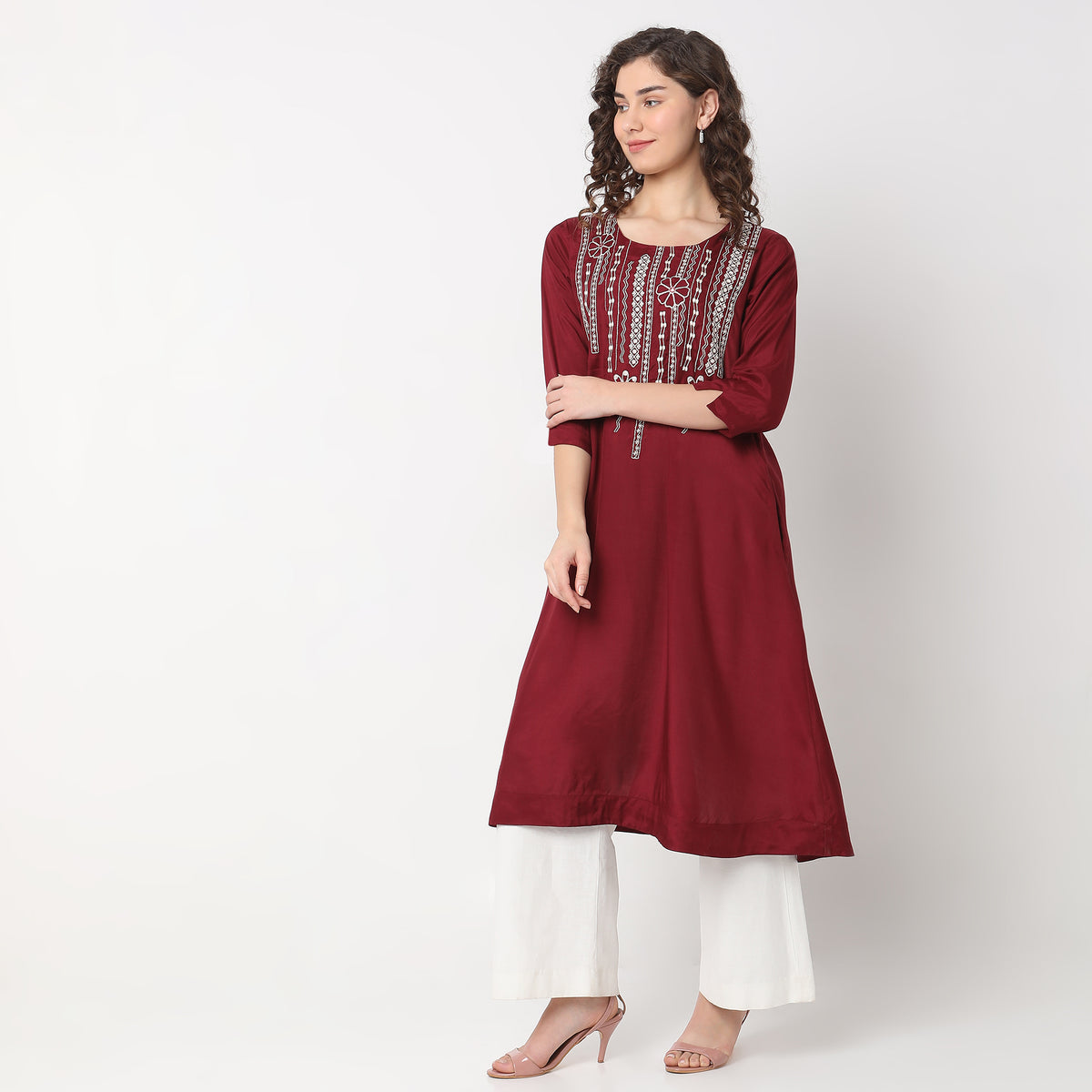 Straight Fit Embroidered Kurta