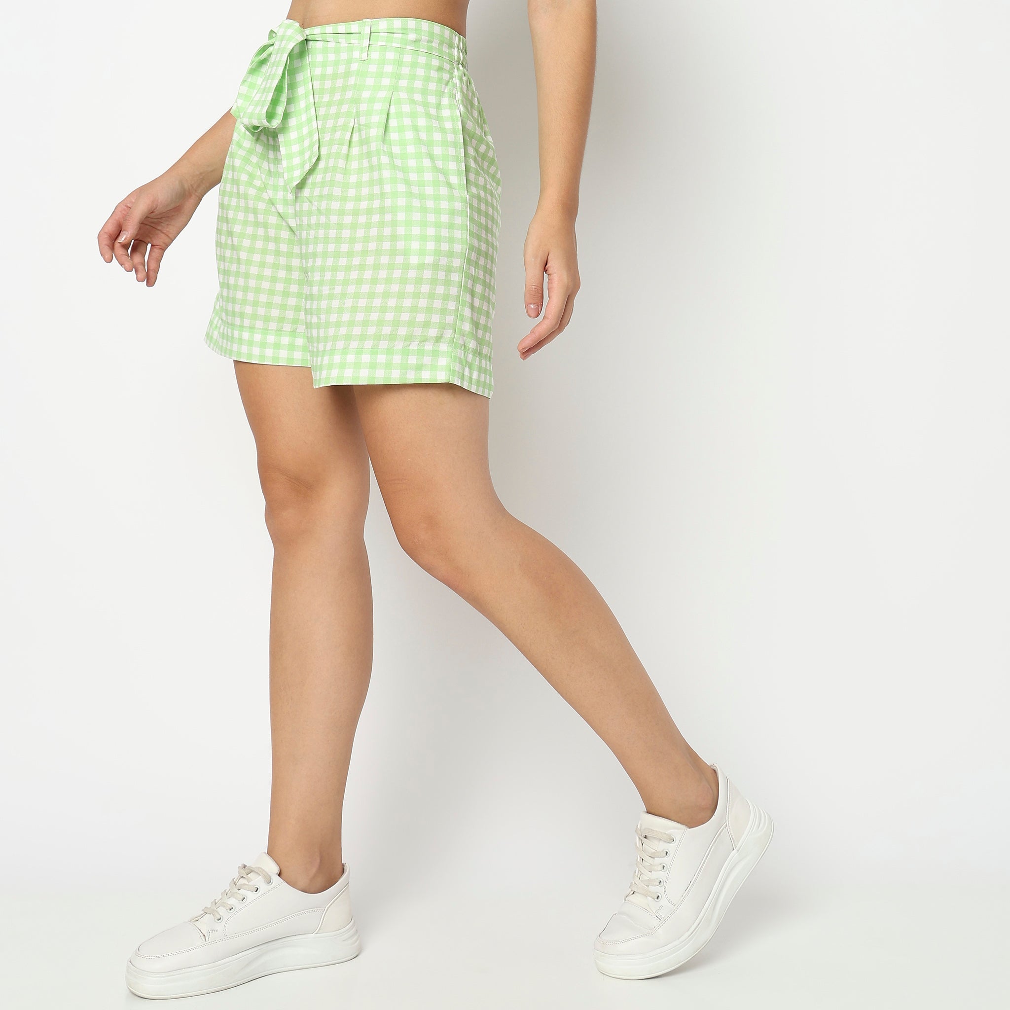 Women Wearing Relaxed Fit Checkered Mid Rise Short