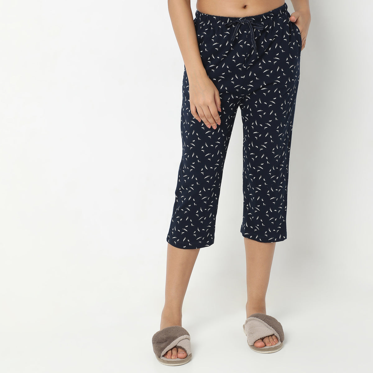 Regular Fit Floral Mid Rise Capris