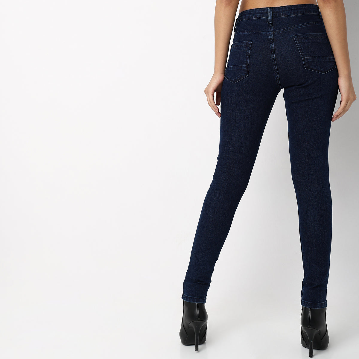 Skinny Fit Solid Mid Rise Jeans