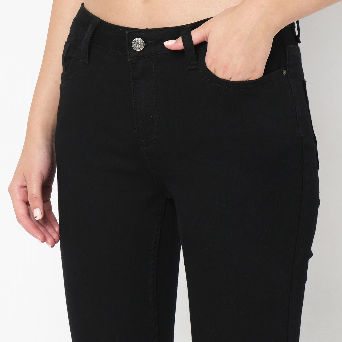 Skinny Fit Solid Mid Rise Jeans