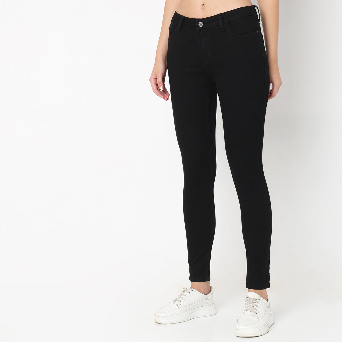 Skinny Fit Solid Mid Rise Jeans