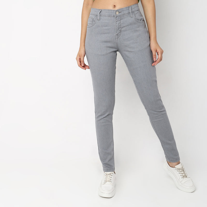 Skinny Fit Solid Mid Rise Jeans