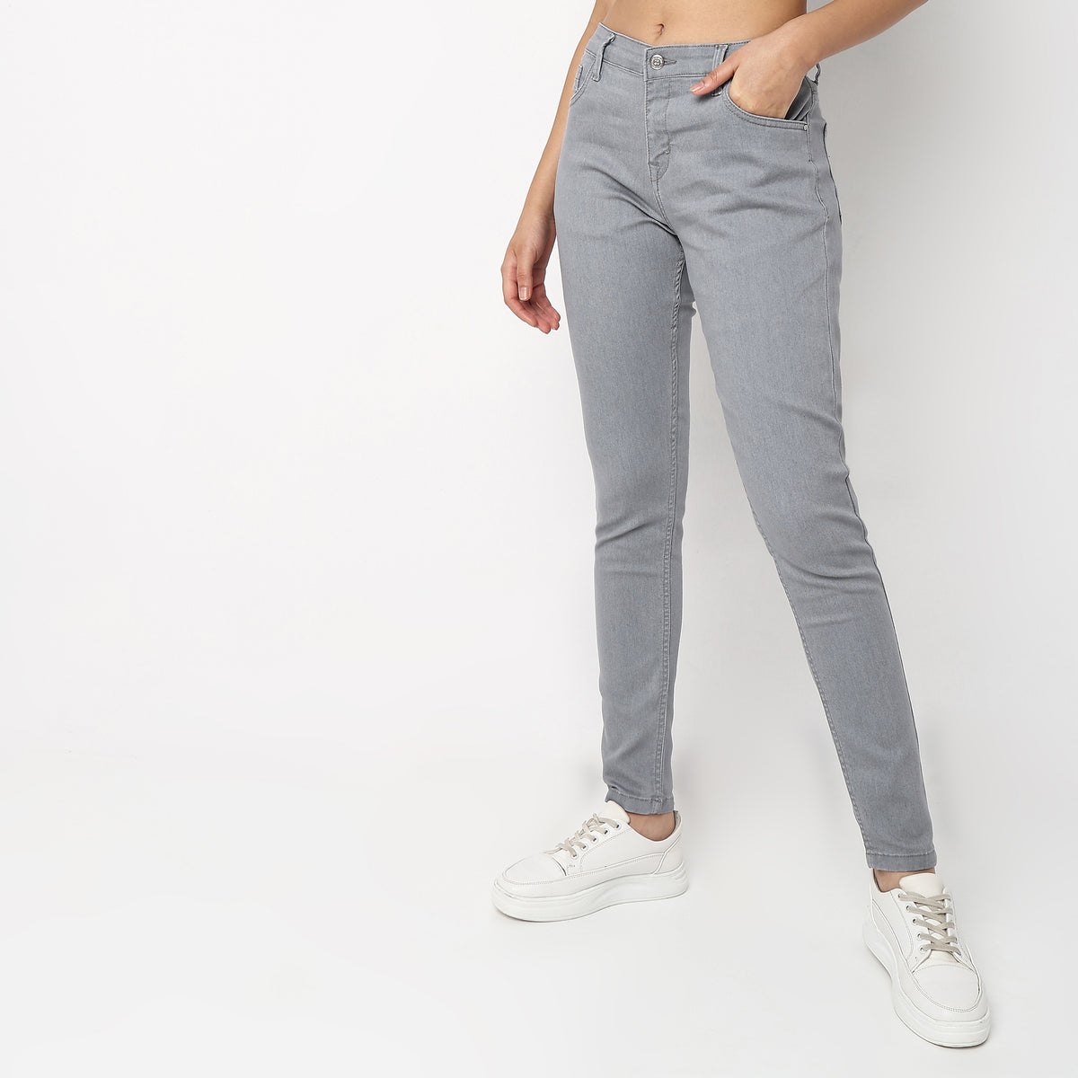 Skinny Fit Solid Mid Rise Jeans