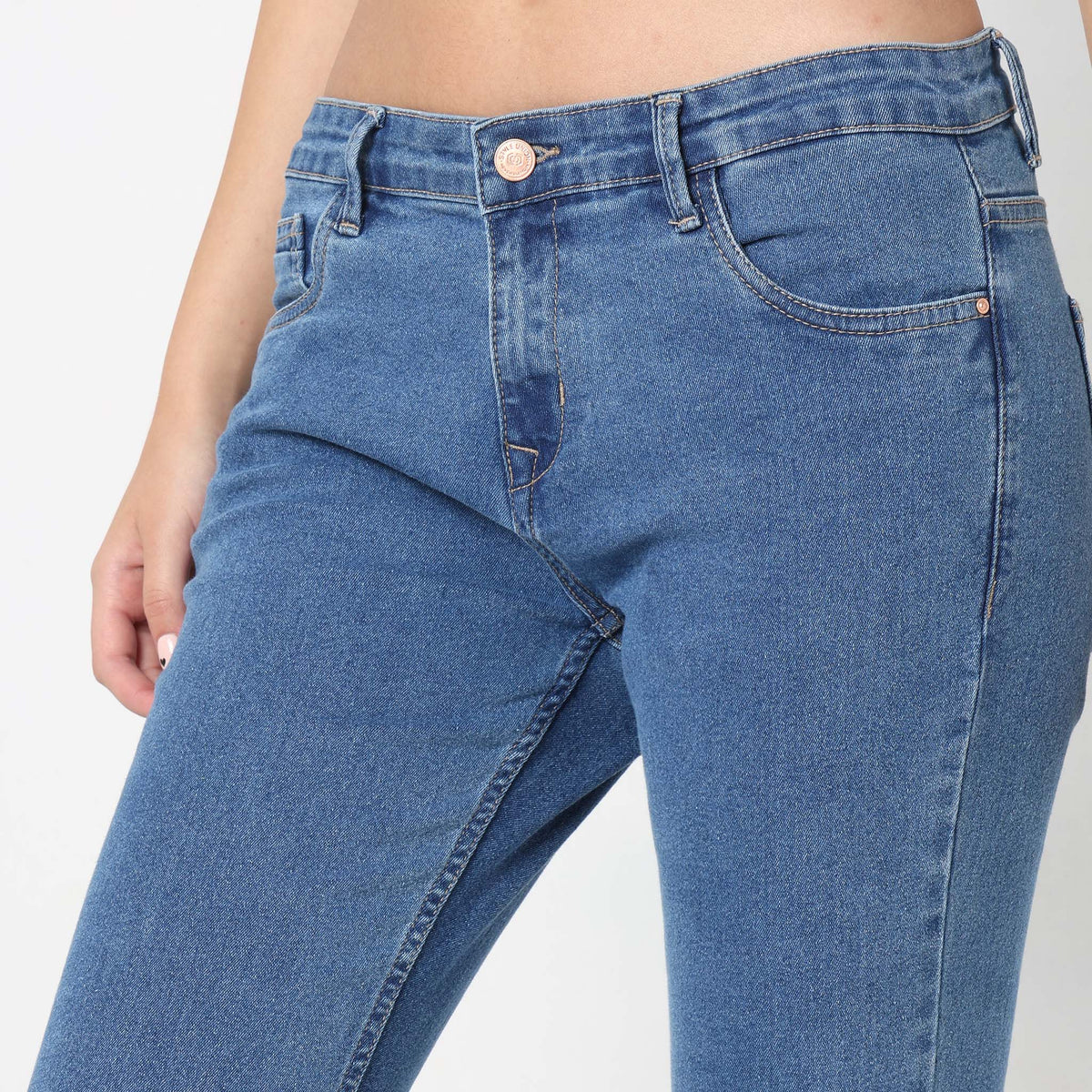 Skinny Fit Solid Mid Rise Jeans