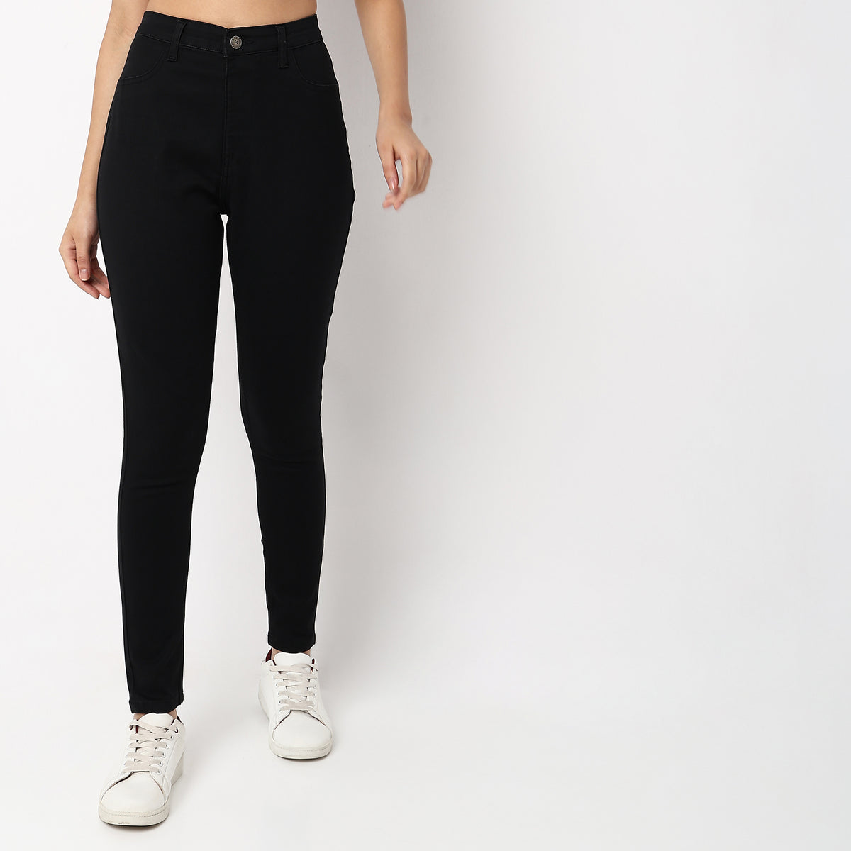 Skinny Fit Solid Mid Rise Jeans