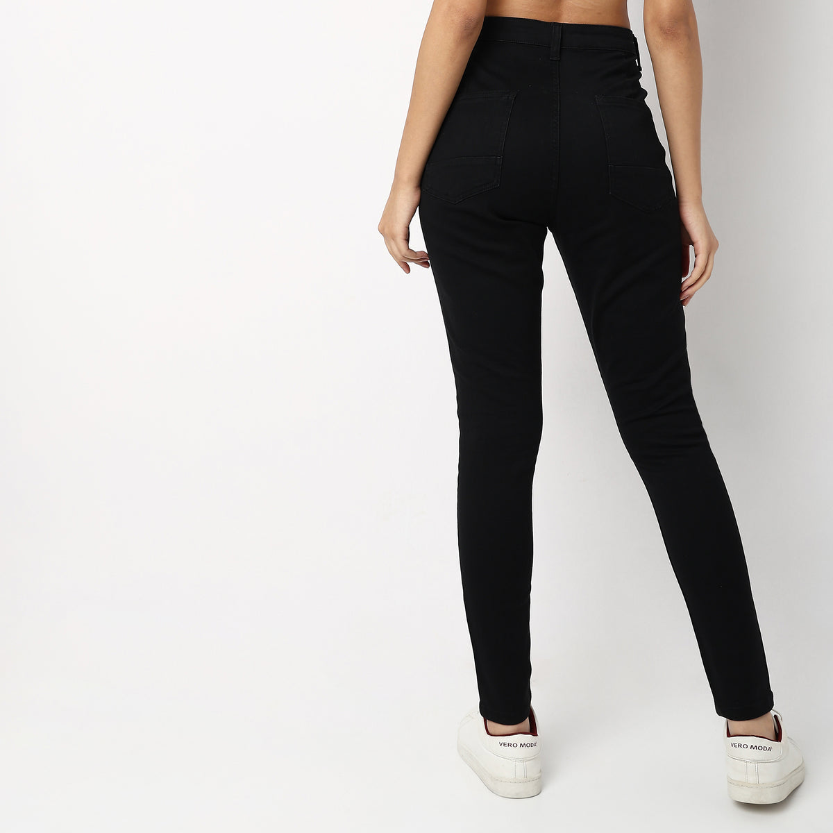 Skinny Fit Solid Mid Rise Jeans