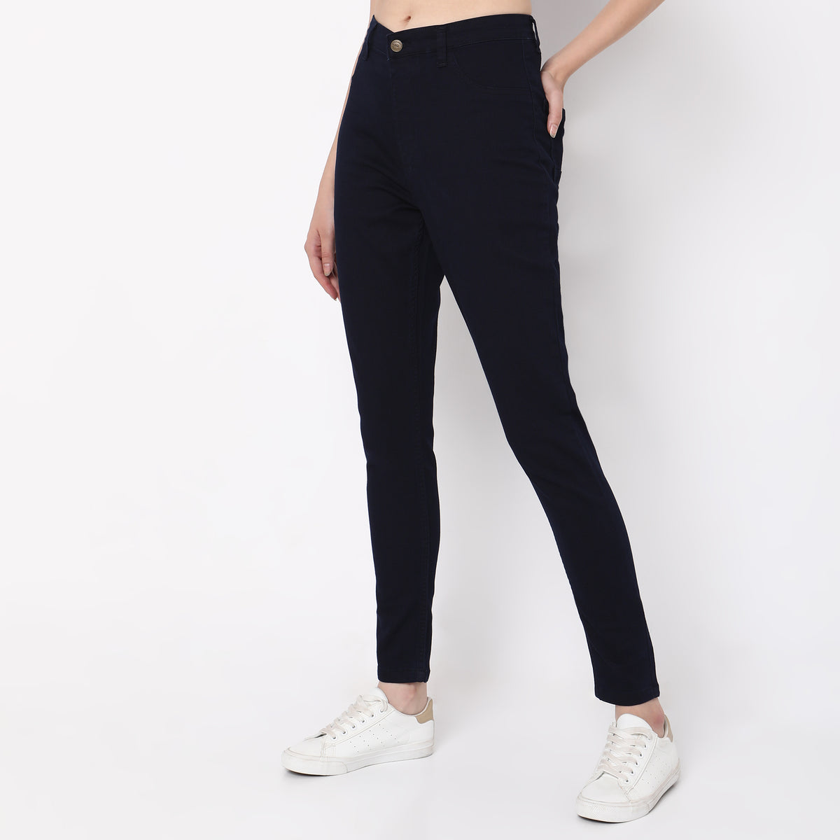 Skinny Fit Solid Mid Rise Jeans