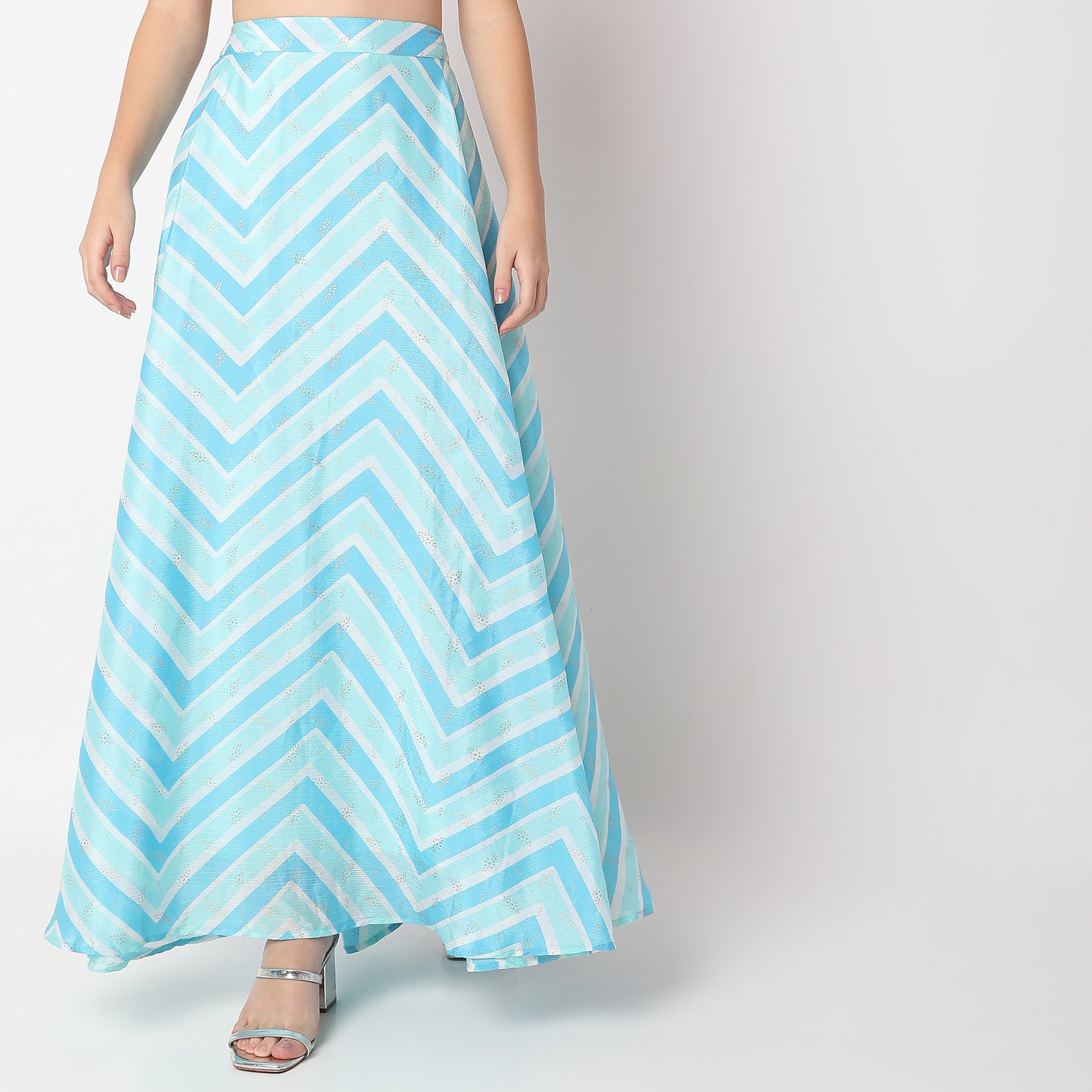 Women Wearing Flare Fit Printed Mid Rise Skirt