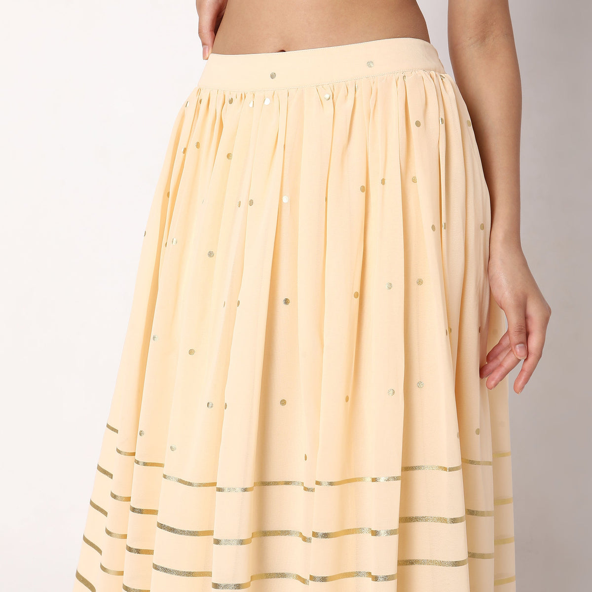 Women Wearing Flare Fit Printed Mid Rise Skirt