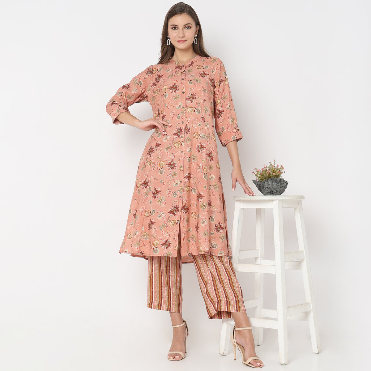 Regular Fit Printed Kurta Sets