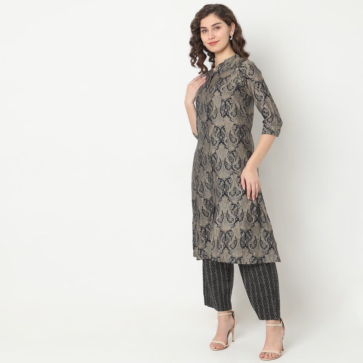 Regular Fit Printed Kurta Sets