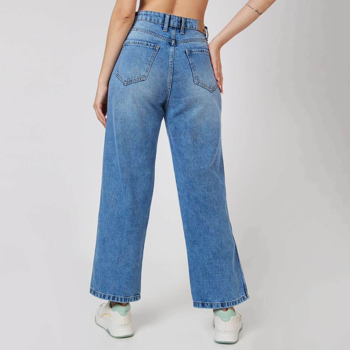 Women Wearing Straight Fit Solid High Rise Jean