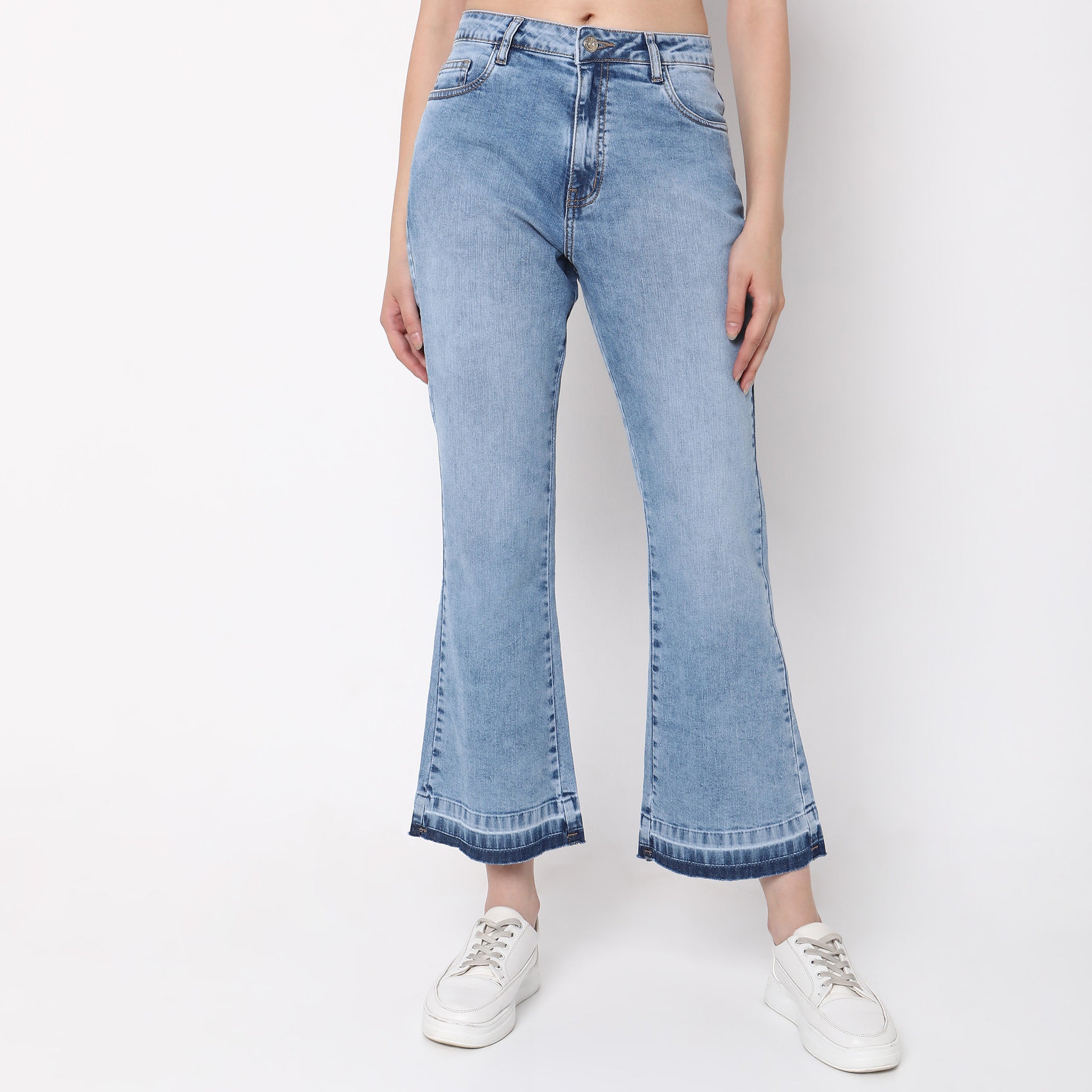 Women Wearing Boot Cut Solid High Rise Jeans