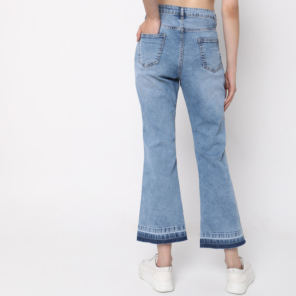 Women Wearing Boot Cut Solid High Rise Jeans