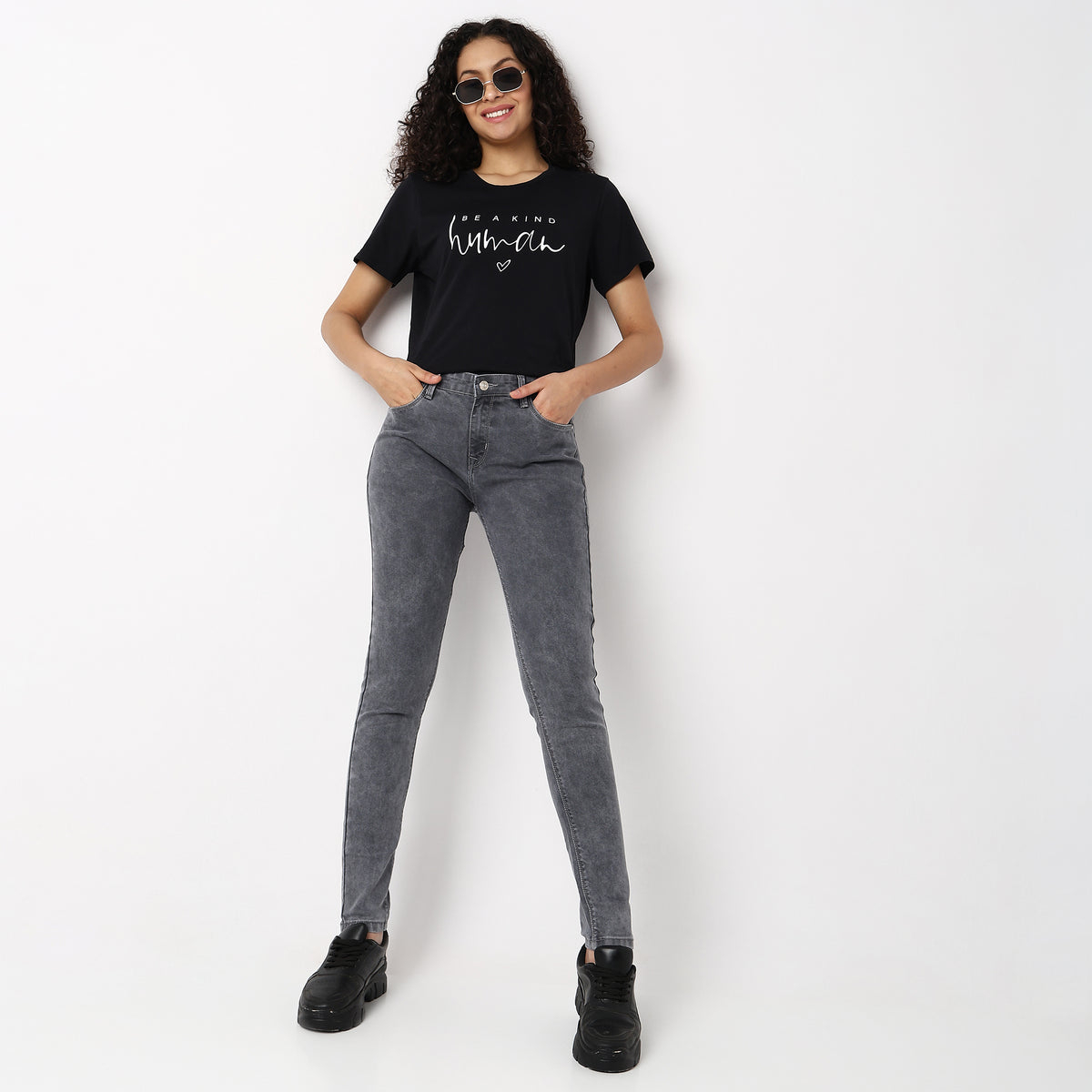 Skinny Fit Solid Mid Rise Jeans