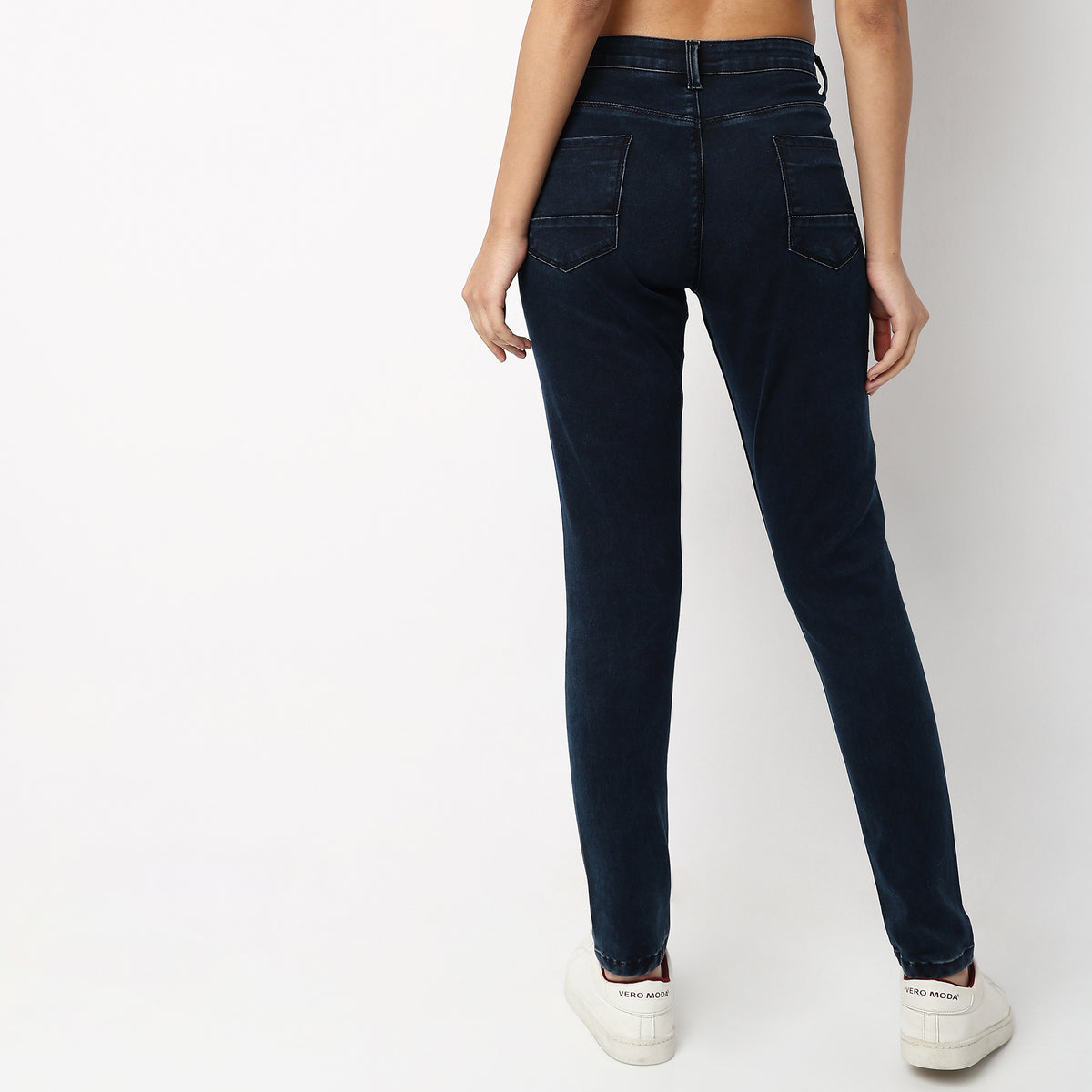 Skinny Fit Solid Mid Rise Jeans