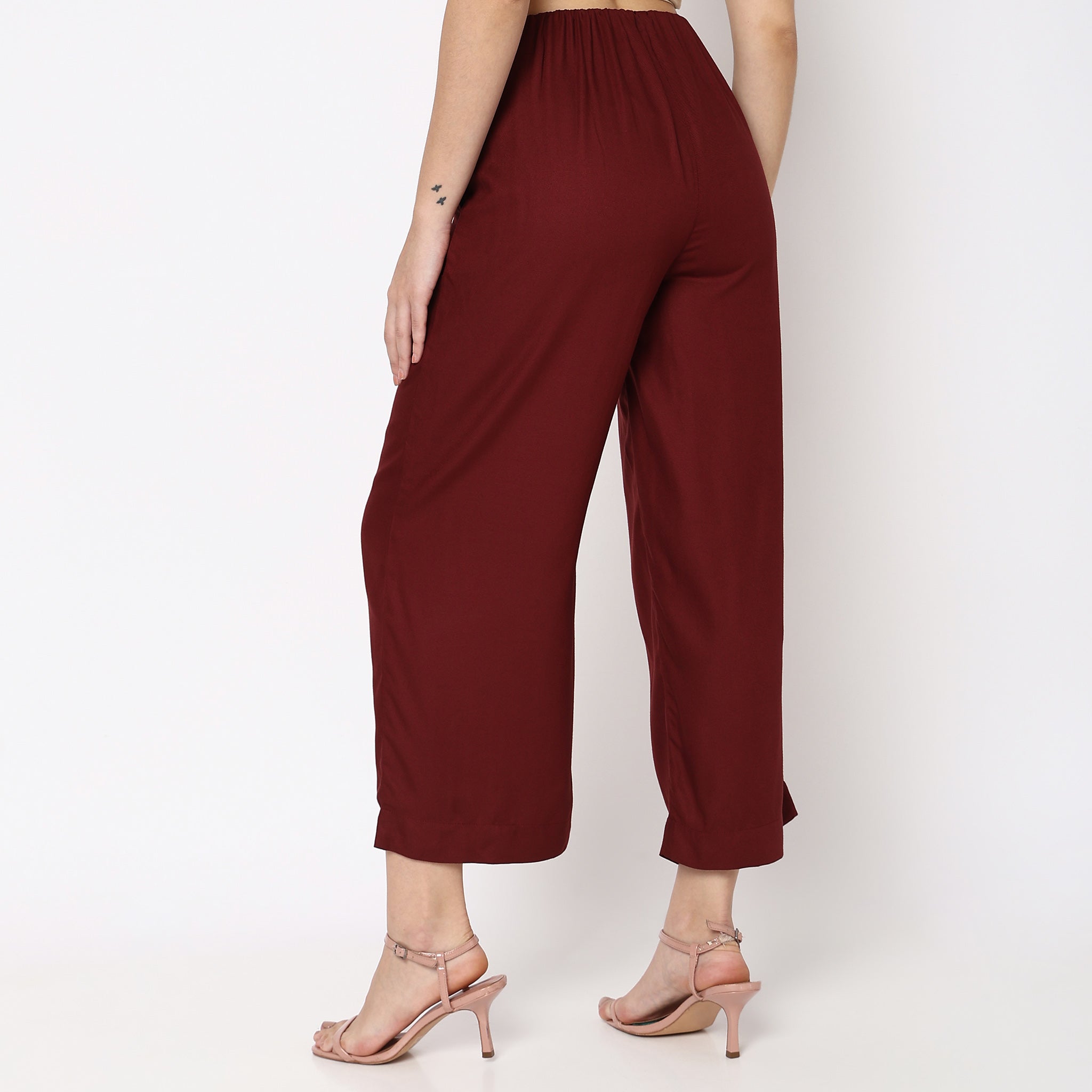 Women Wearing Flare Fit Solid Palazzo