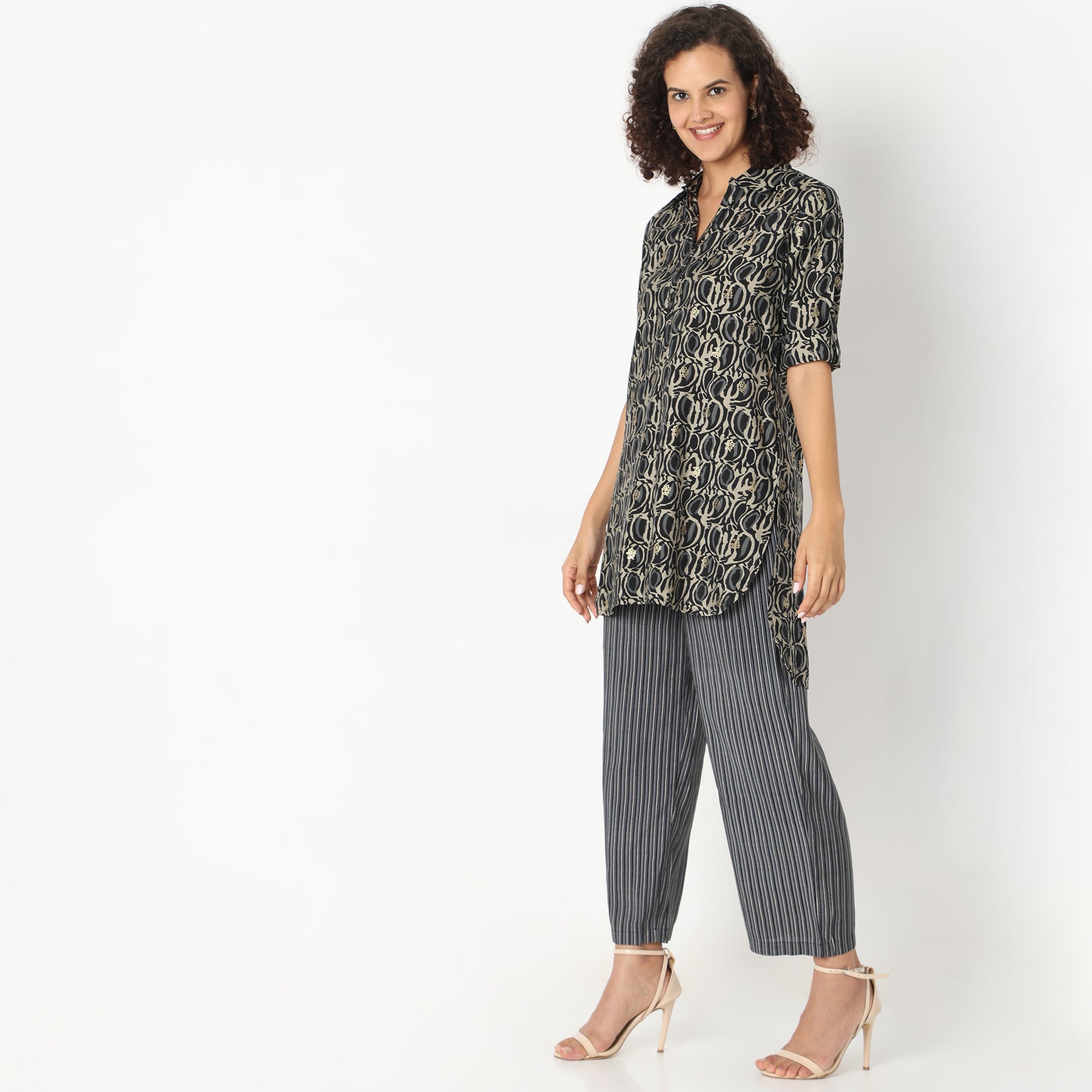 Straight Fit Printed Kurta Sets