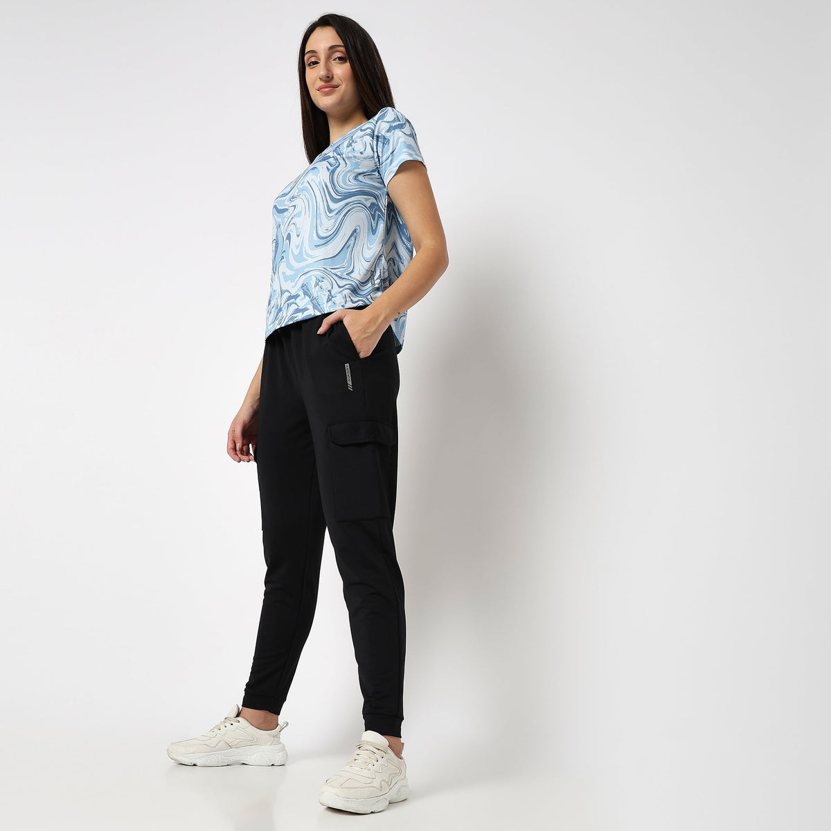 Women Wearing Regular Fit Solid High Rise Joggers