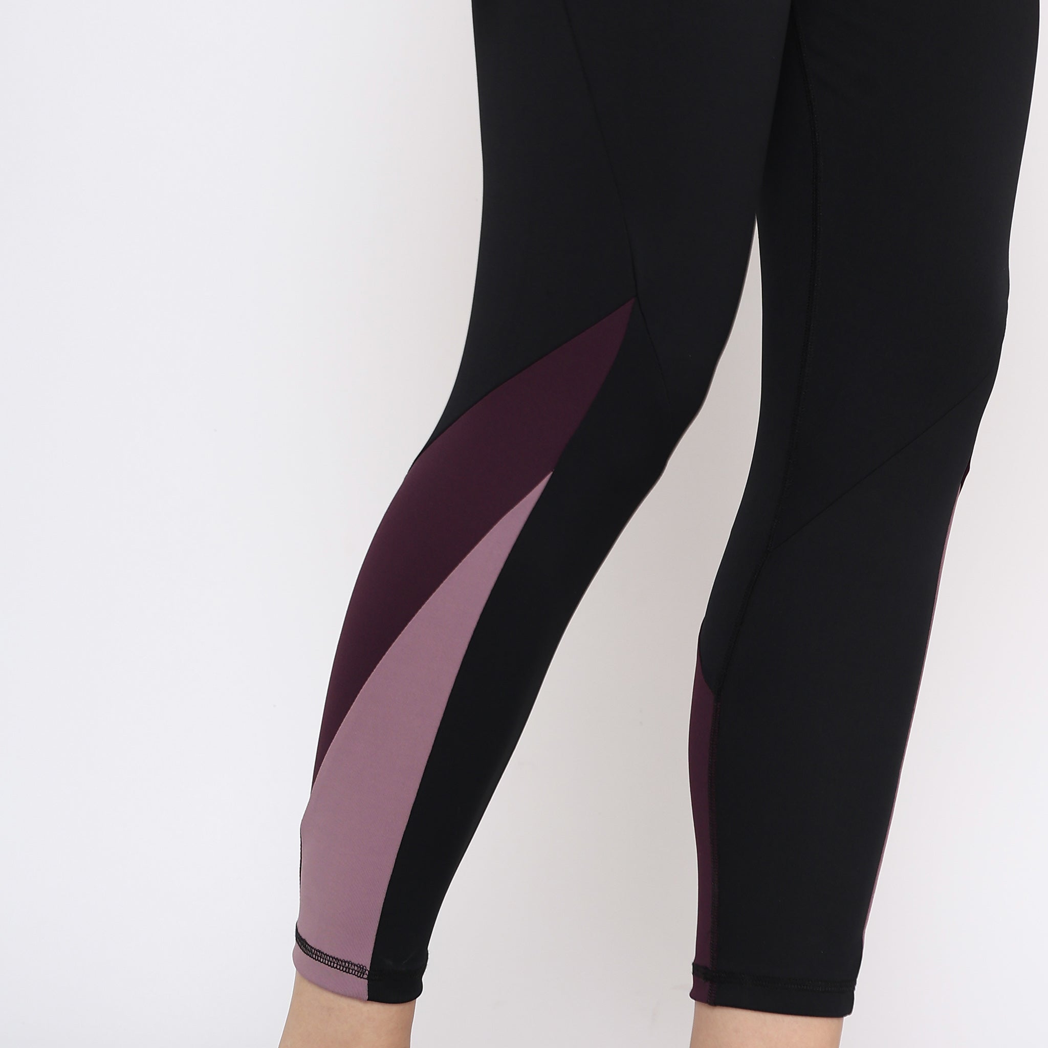 Women Wearing Straight Fit Solid High Rise Jeggings