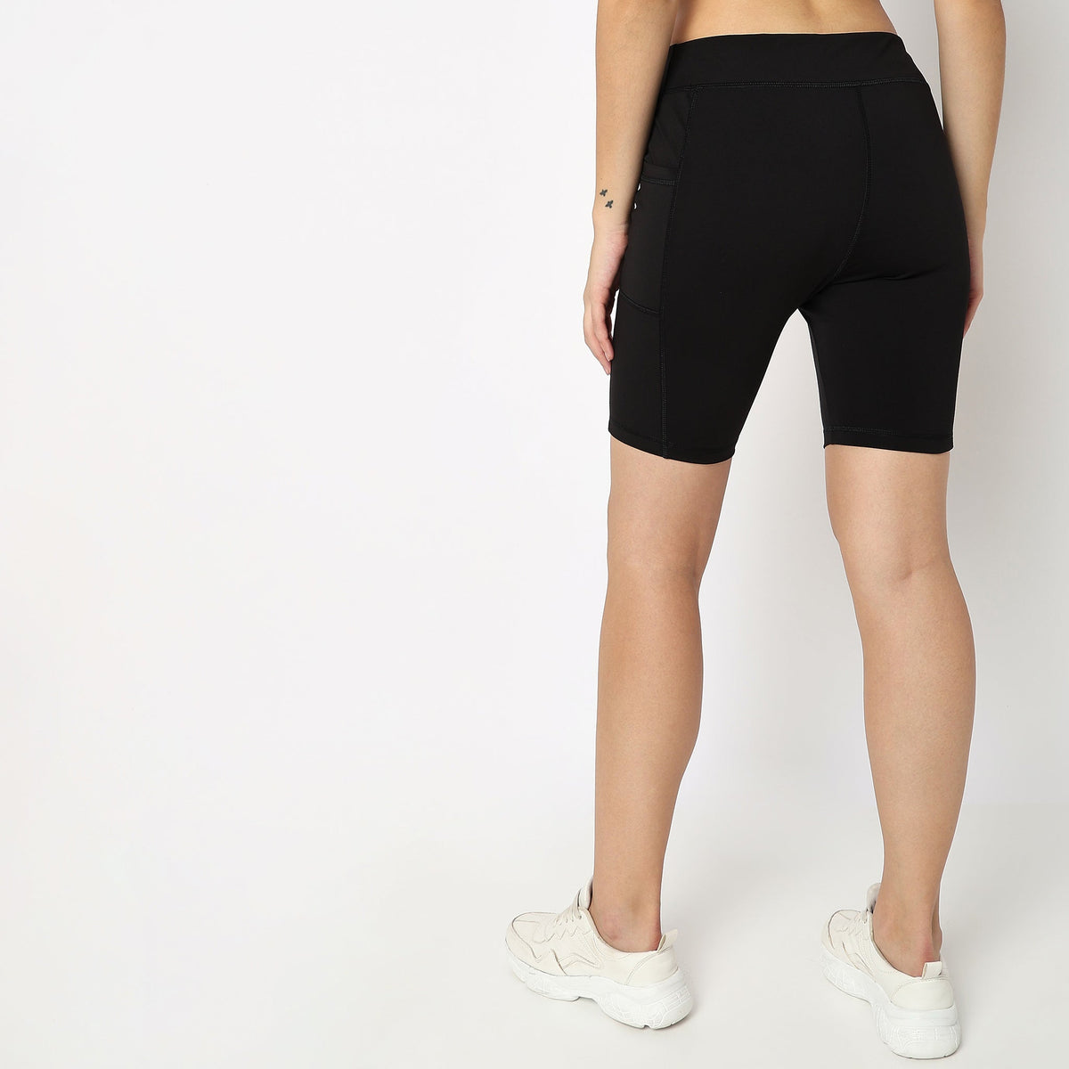 Women Wearing Regular Fit Solid High Rise Short