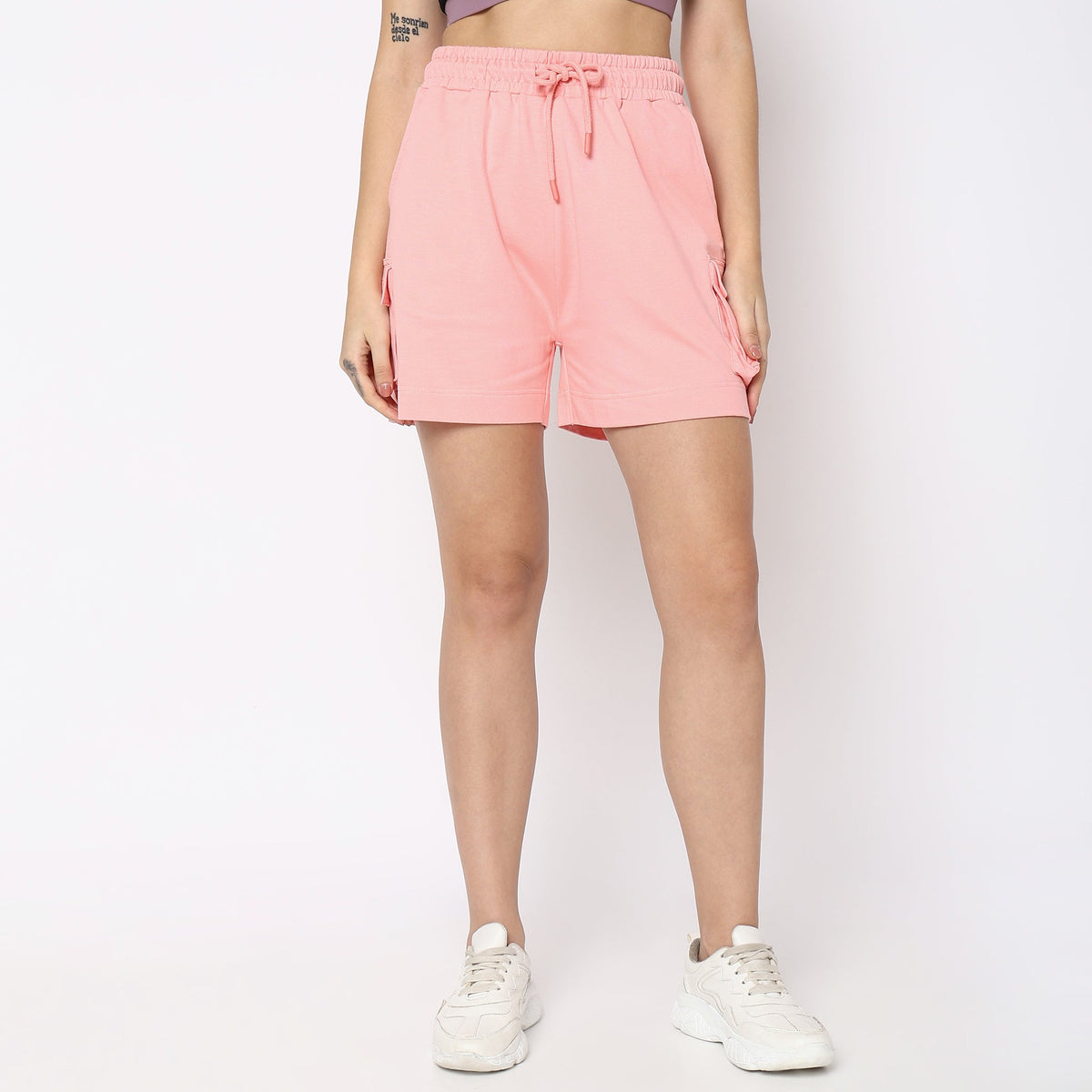 Women Wearing Regular Fit Solid Mid Rise Short