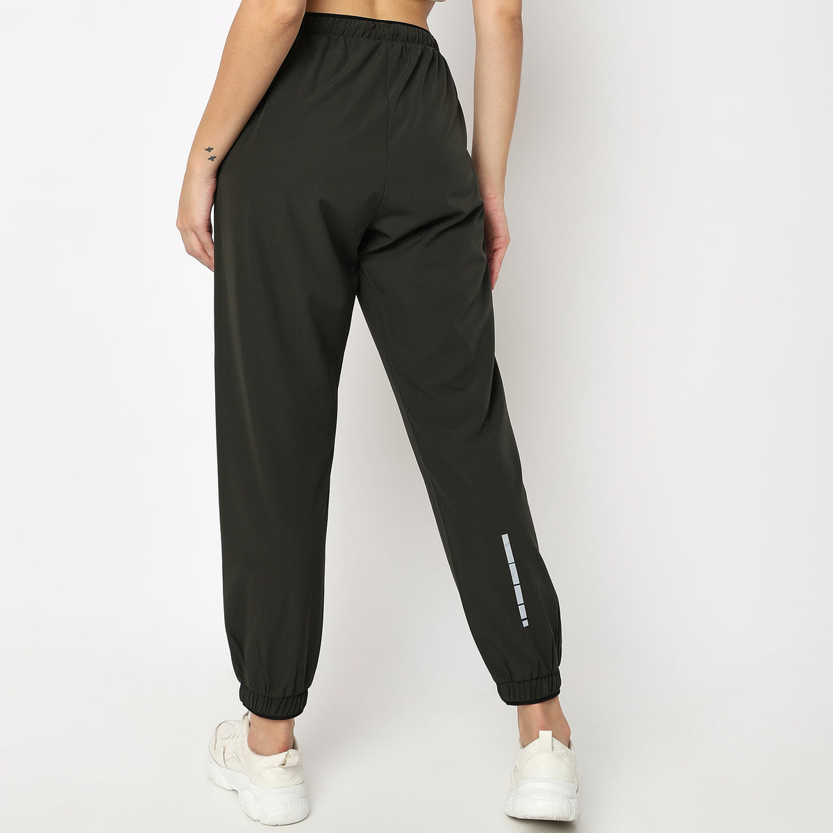 Regular Fit Solid Mid Rise Joggers