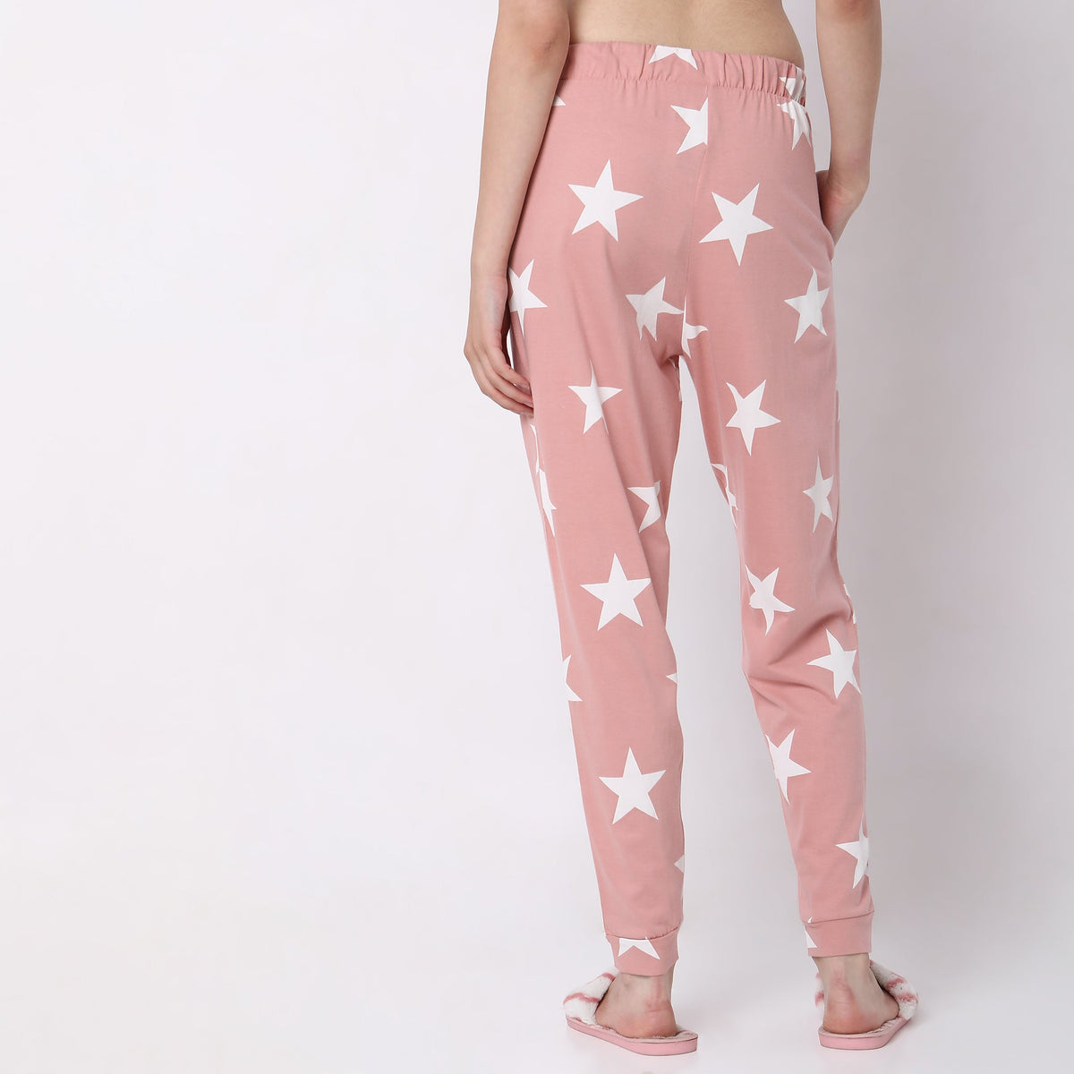 Women Wearing Regular Fit Printed Mid Rise Pyjama