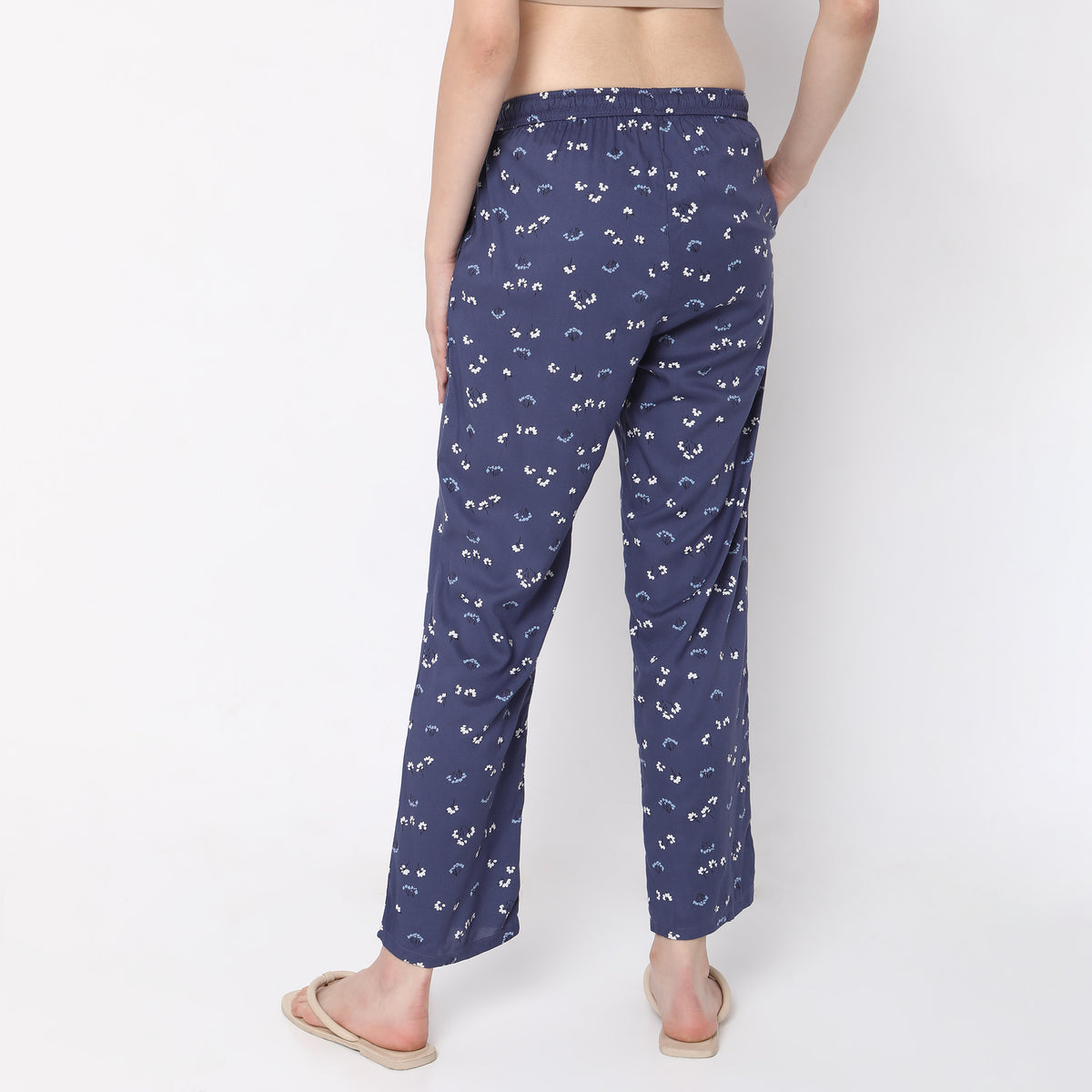 Regular Fit Floral Mid Rise Pyjamas