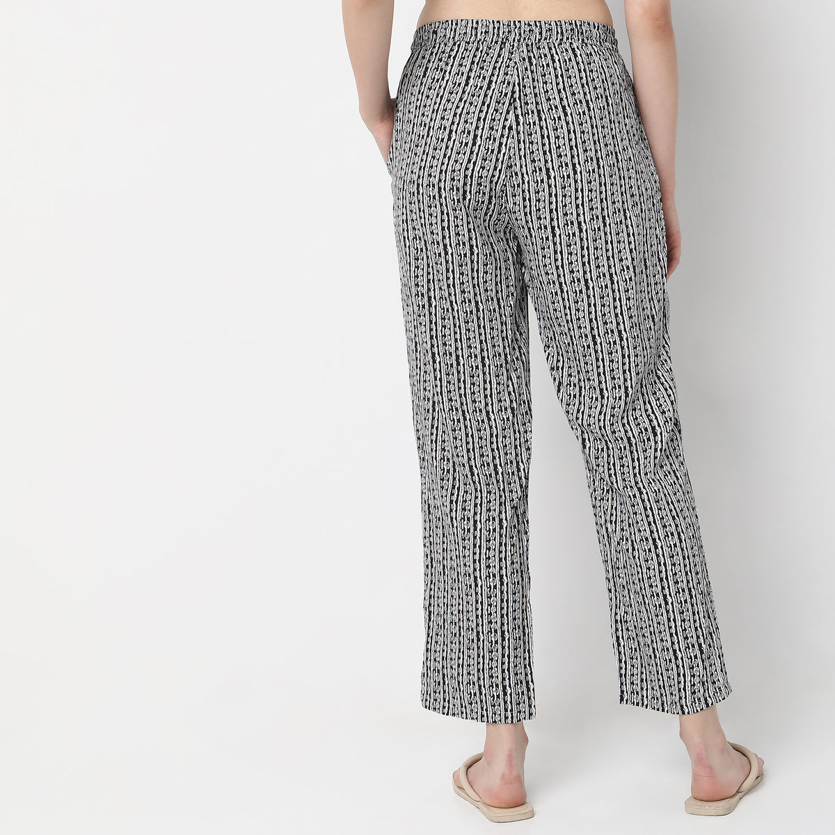 Regular Fit Printed Mid Rise Pyjamas