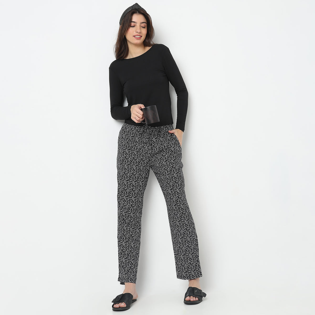 Regular Fit Floral Mid Rise Pyjamas