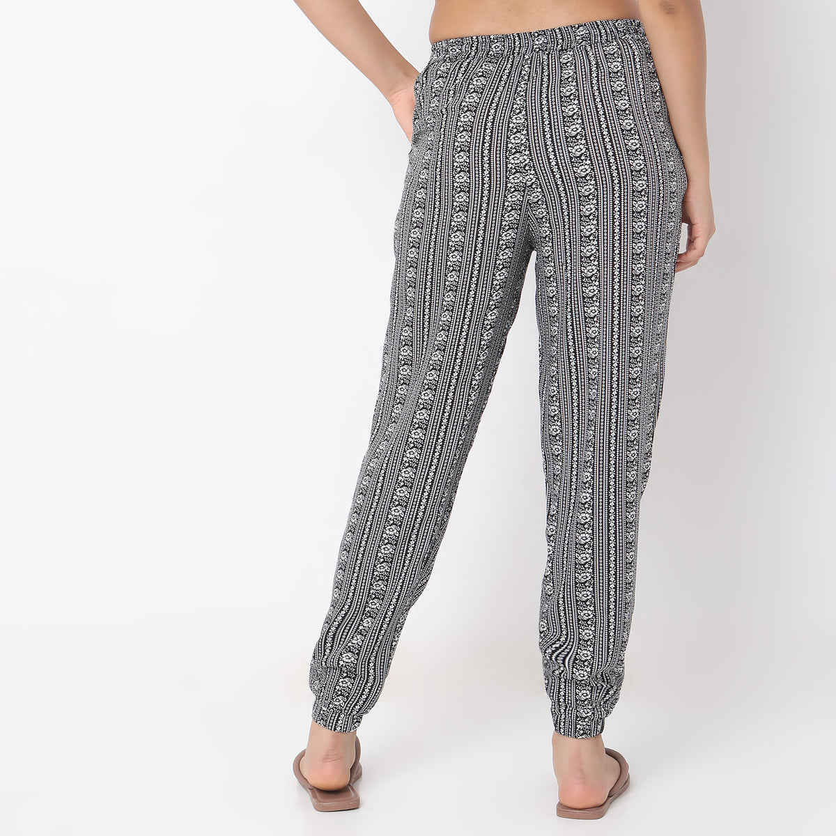 Regular Fit Printed Mid Rise Pyjamas