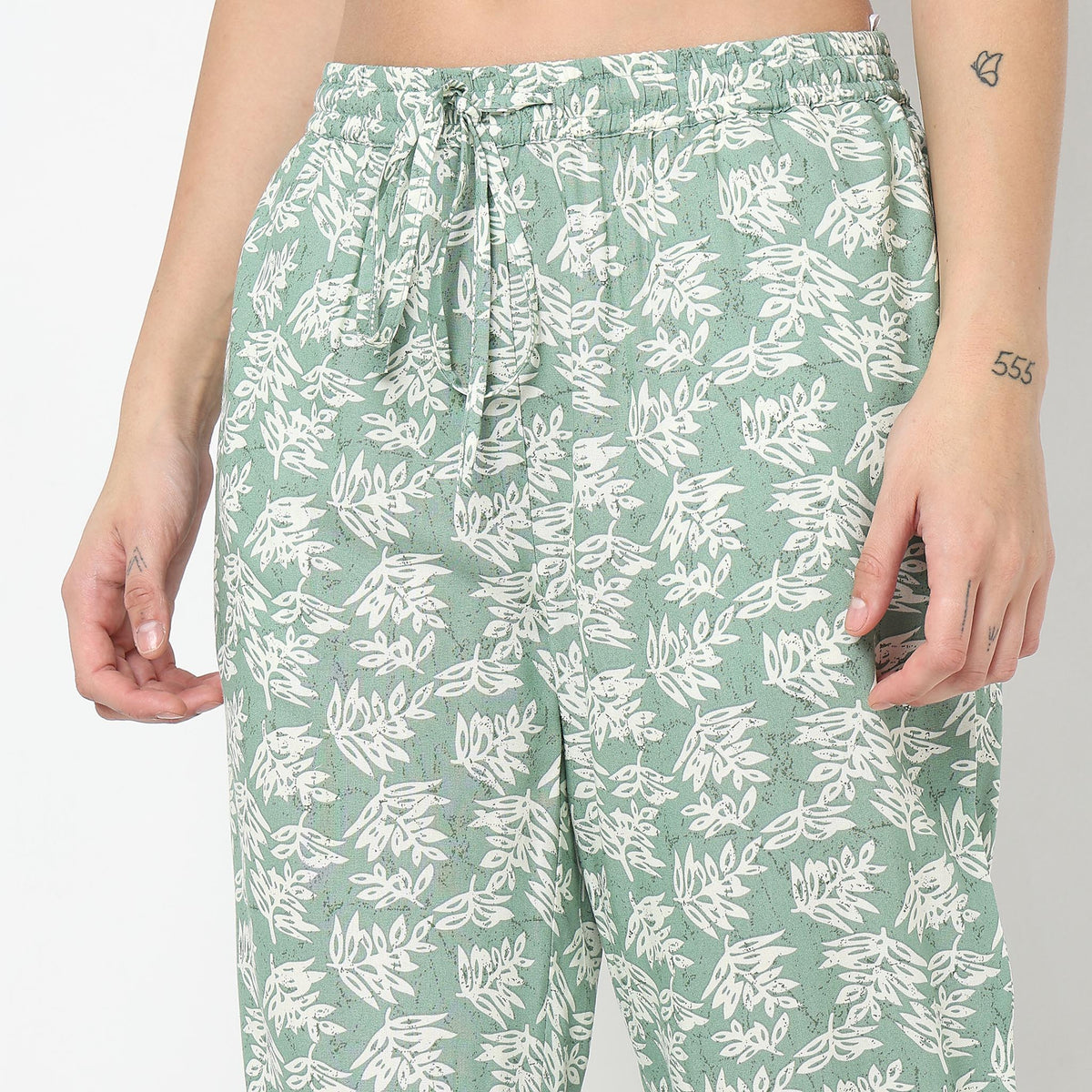 Regular Fit Floral Mid Rise Pyjamas