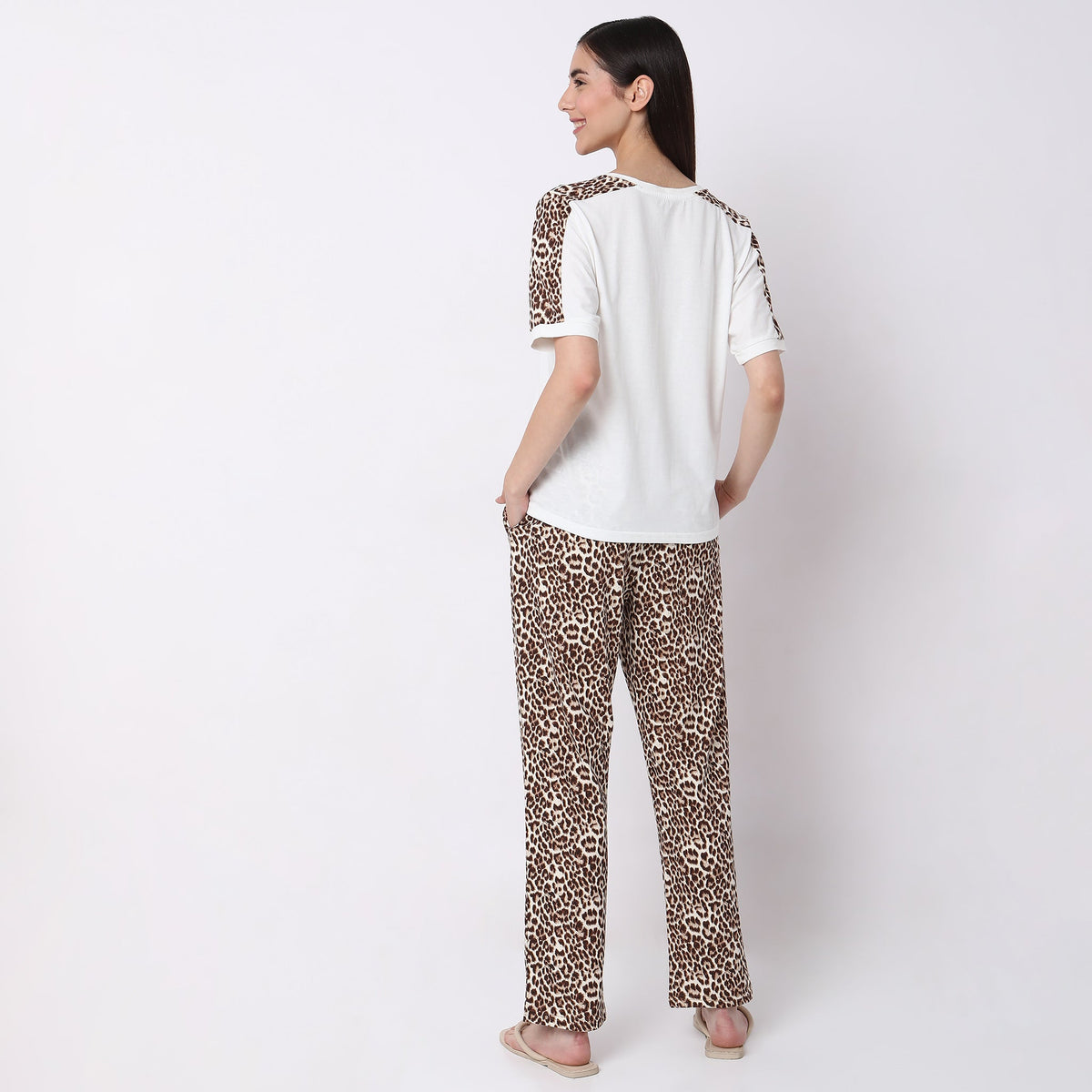 Women Wearing Regular Fit Printed Sleepwear Set