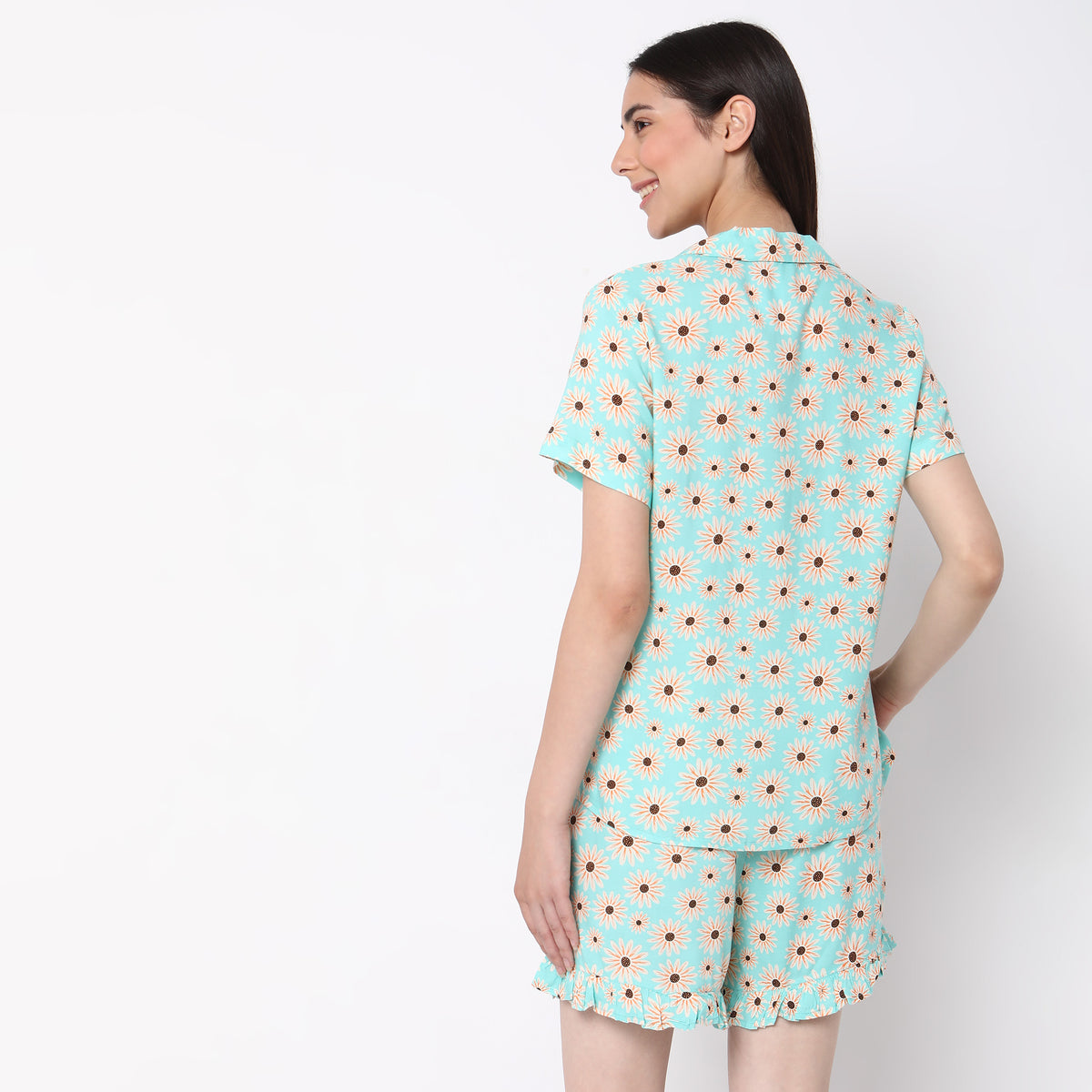 Women Wearing Regular Fit Printed Sleepwear Sets